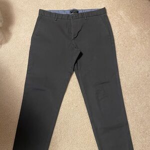 Banana Republic 33x32 gray chino pants